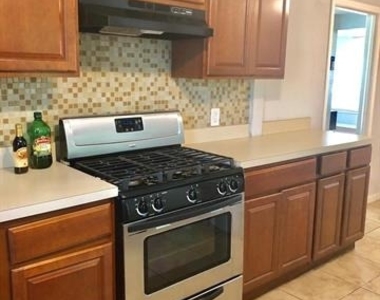 4000 Winfield Avenue - Photo Thumbnail 12