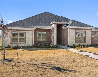 1607 Pebble Beach Lane - Photo Thumbnail 2