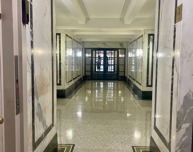 W 55th Street - Photo Thumbnail 12