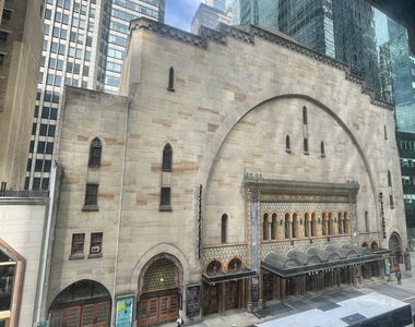 W 55th Street - Photo Thumbnail 4
