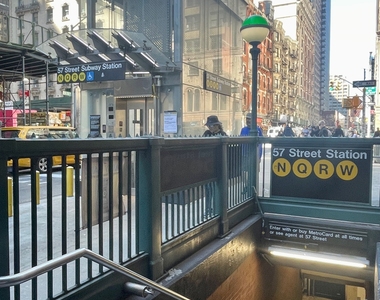 W 55th Street - Photo Thumbnail 13