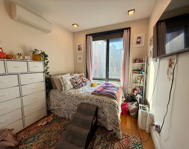 693 Chauncey Street - Photo Thumbnail 9
