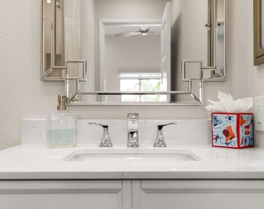877 E Arenas Road - Photo Thumbnail 30