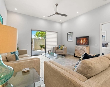 877 E Arenas Road - Photo Thumbnail 2