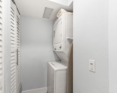 877 E Arenas Road - Photo Thumbnail 15