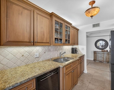 5550 N Ocean Drive - Photo Thumbnail 20