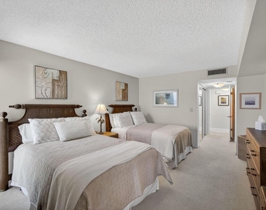 5550 N Ocean Drive - Photo Thumbnail 33