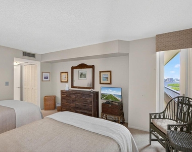 5550 N Ocean Drive - Photo Thumbnail 34