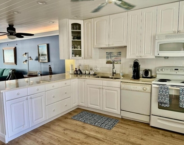 1868 Sw Palm City Road - Photo Thumbnail 8