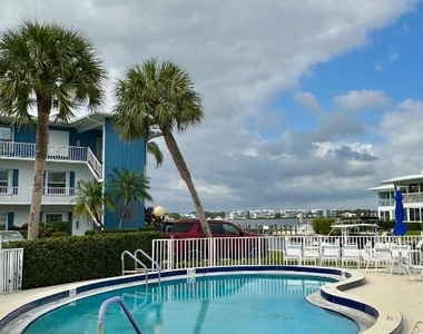 1868 Sw Palm City Road - Photo Thumbnail 15