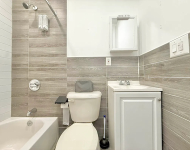 640 Kosciuszko Street - Photo Thumbnail 11