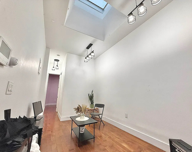 640 Kosciuszko Street - Photo Thumbnail 2