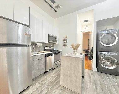 640 Kosciuszko Street - Photo Thumbnail 5
