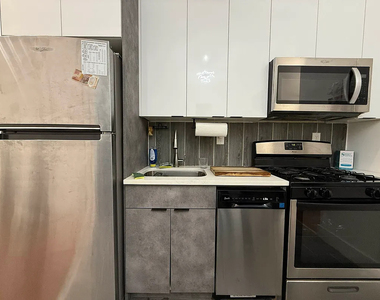 640 Kosciuszko Street - Photo Thumbnail 16