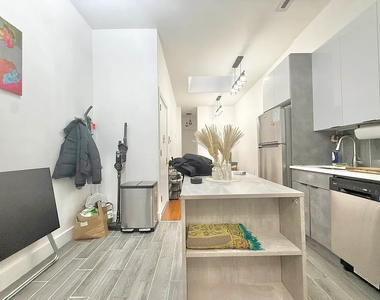640 Kosciuszko Street - Photo Thumbnail 4