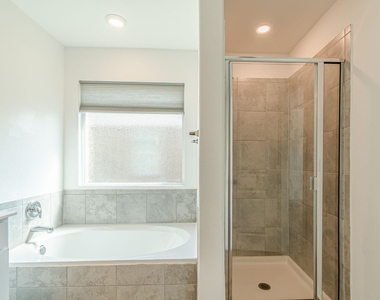 341 Escondido Cir - Photo Thumbnail 14