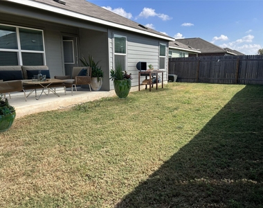 341 Escondido Cir - Photo Thumbnail 22