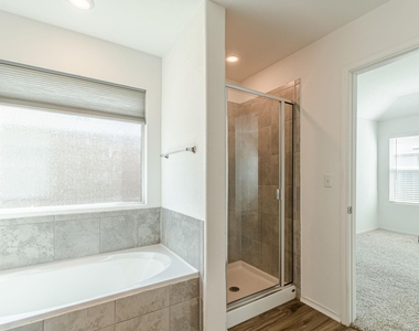 341 Escondido Cir - Photo Thumbnail 11