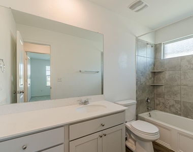 341 Escondido Cir - Photo Thumbnail 5