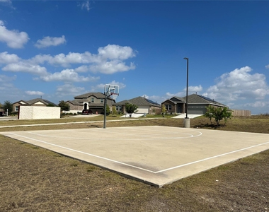 341 Escondido Cir - Photo Thumbnail 17
