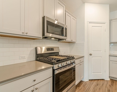 341 Escondido Cir - Photo Thumbnail 2
