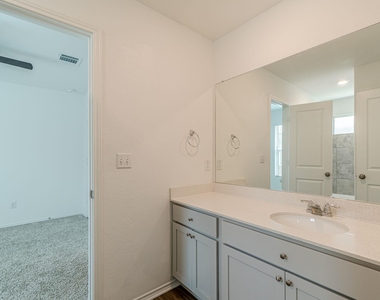 341 Escondido Cir - Photo Thumbnail 7