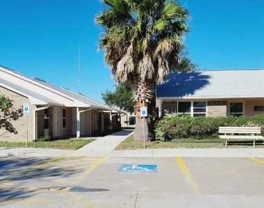 602 W Commons Street - Photo Thumbnail 1