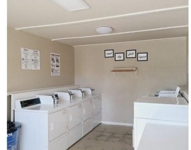 602 W Commons Street - Photo Thumbnail 7