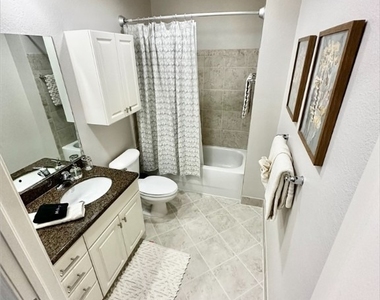 5076 Annunciation Circle - Photo Thumbnail 14