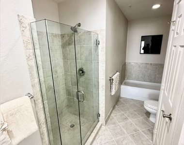 5076 Annunciation Circle - Photo Thumbnail 12