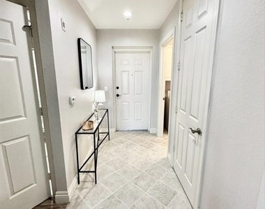5076 Annunciation Circle - Photo Thumbnail 3
