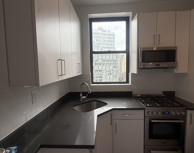 166 West 72nd Street - Photo Thumbnail 9