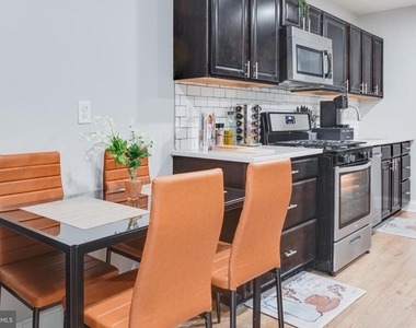 1255 Raum Street Ne - Photo Thumbnail 5
