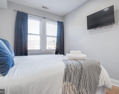 1255 Raum Street Ne - Photo Thumbnail 26
