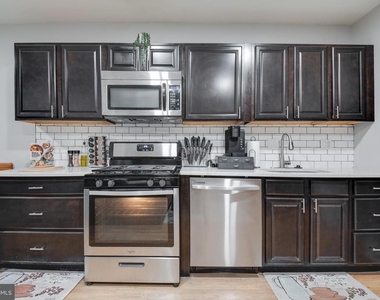 1255 Raum Street Ne - Photo Thumbnail 9