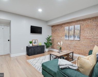 1255 Raum Street Ne - Photo Thumbnail 3