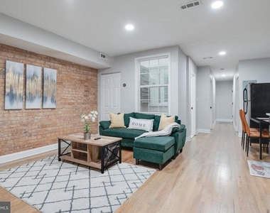 1255 Raum Street Ne - Photo Thumbnail 1