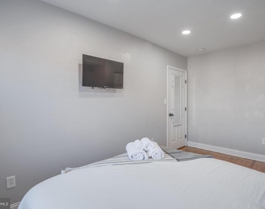 1255 Raum Street Ne - Photo Thumbnail 28