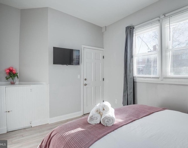 1255 Raum Street Ne - Photo Thumbnail 21