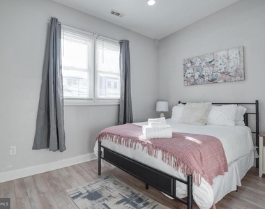 1255 Raum Street Ne - Photo Thumbnail 18
