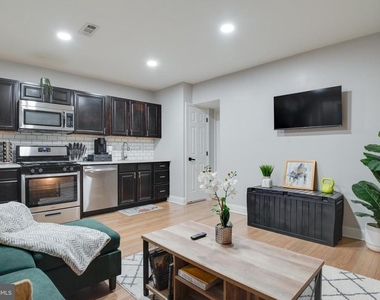 1255 Raum Street Ne - Photo Thumbnail 4