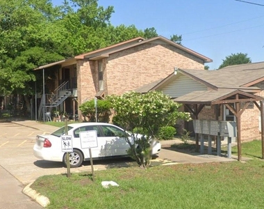 203 E Watson Dr - Photo Thumbnail 4