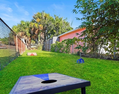 6120 Avenue Q 1/2 - Photo Thumbnail 24