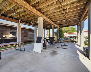 6120 Avenue Q 1/2 - Photo Thumbnail 21