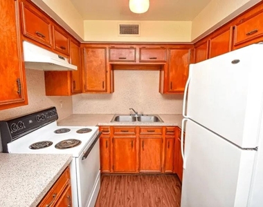 20598 Pine Island Rd - Photo Thumbnail 4