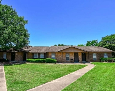 20598 Pine Island Rd - Photo Thumbnail 1