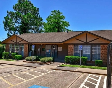20598 Pine Island Rd - Photo Thumbnail 2