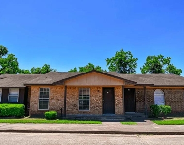 20598 Pine Island Rd - Photo Thumbnail 3
