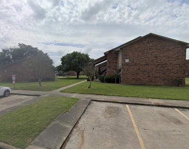 1845 5th St - Photo Thumbnail 1