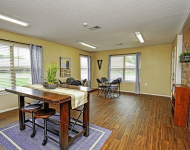 417 E Main Street - Photo Thumbnail 4